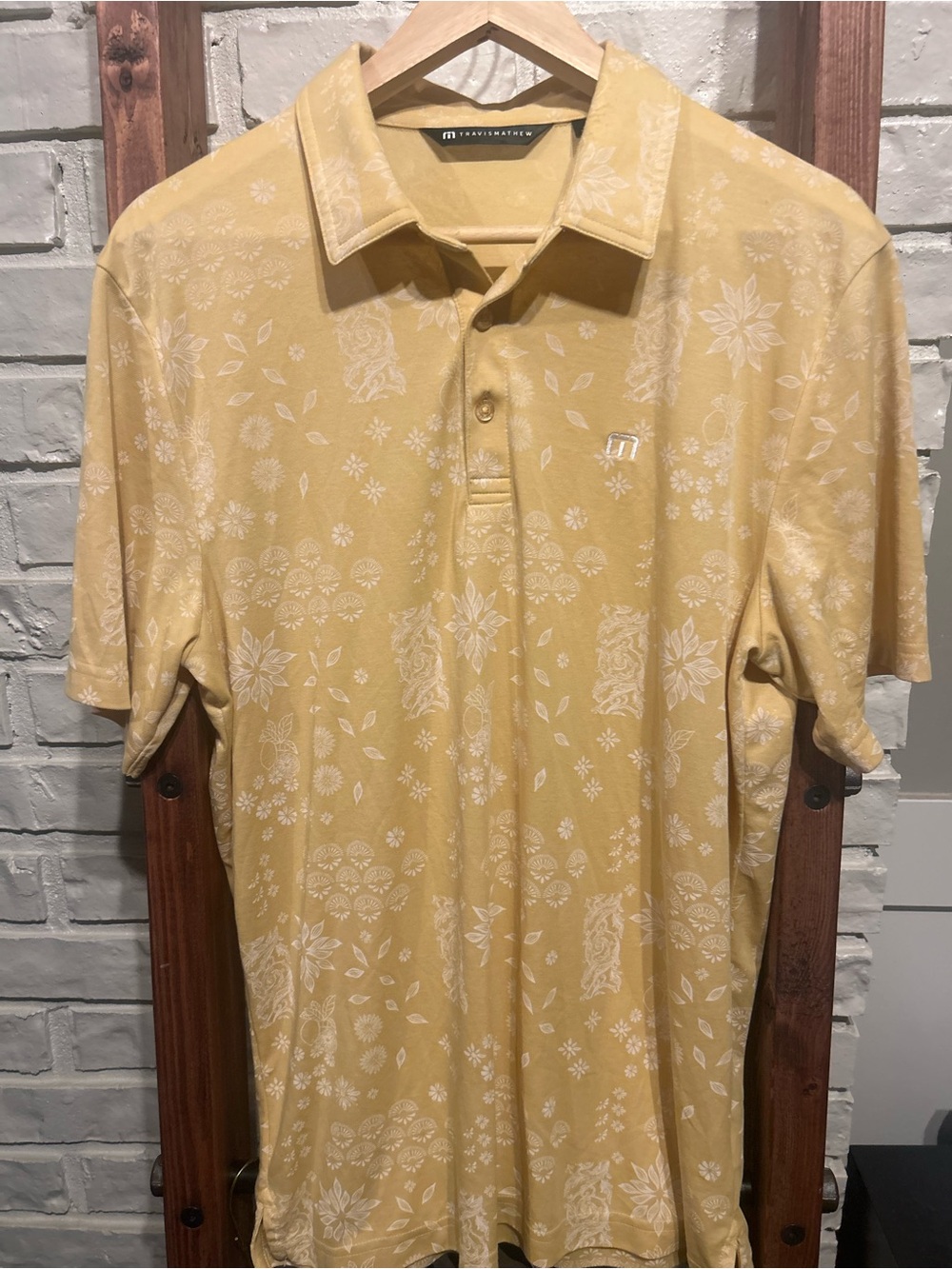 Travis Mathew Men’s Yellow Inbound Plane Polo Size L